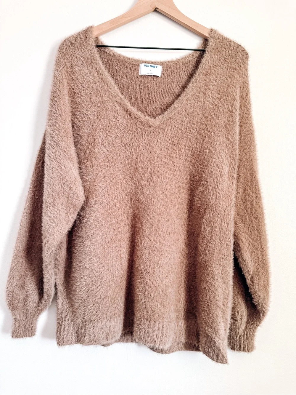 Old Navy Taupe Fuzzy Knit V Neck Sweater Soft Cozy Pullover Size S - Picture 2 of 5